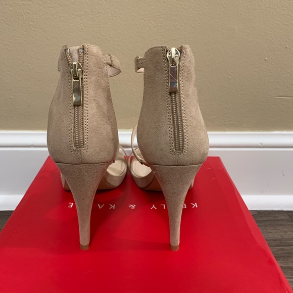 Kelly & Katie Courtnee Beige Heeled Sandals Size 10 - Picture 10 of 13